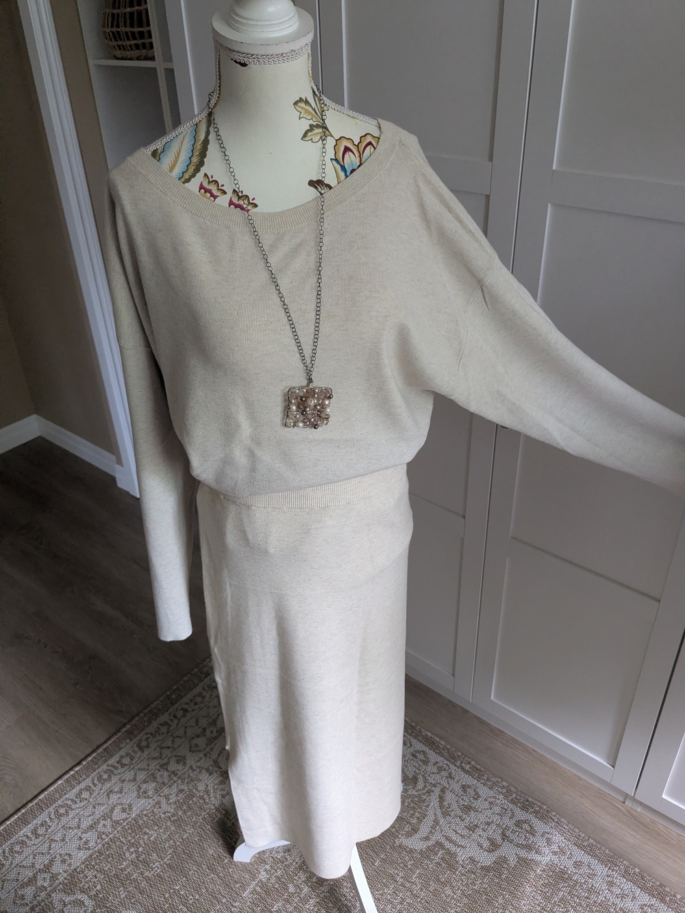 Reitmans Cream Knit Long Sleeve With Midi Skirt